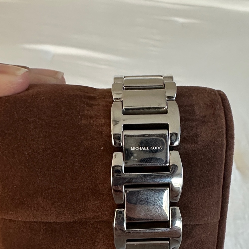Michael Kors Silver Tone Watch - Picture 4 of 4